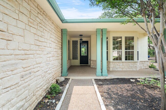 104 Bronco Cir