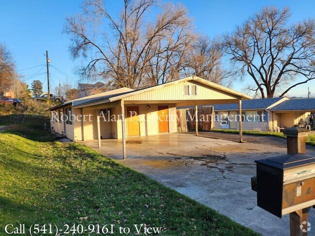 Building Photo - 320 NW 14th St Rental