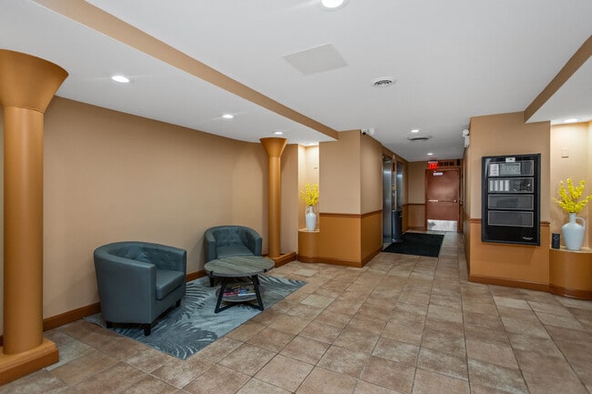 Photo - 6150 N Kenmore Ave