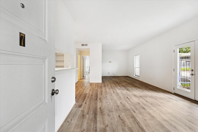 Photo - 2425 Augusta Dr Unit 7