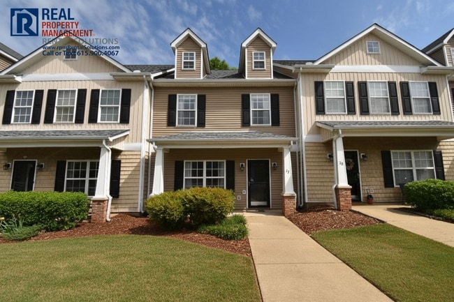 Building Photo - Lovely 2BR/2.5 BA Murfreesboro townhome close to I-24! Washer/dryer included!