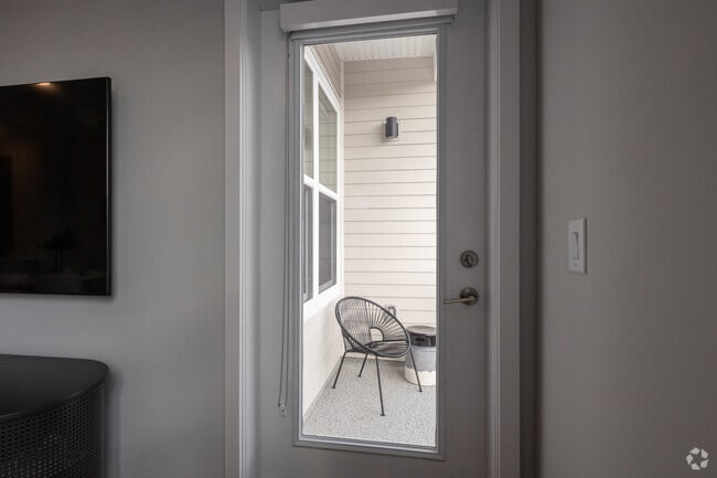 1BR 1BA - 758SF