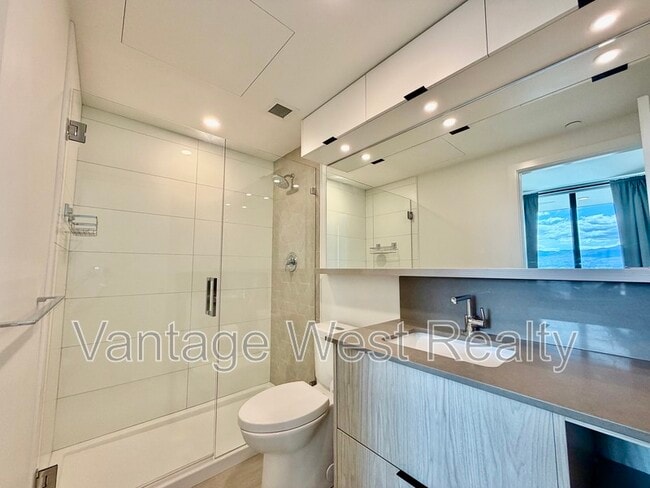 Photo - 1488-1488 Bertram St