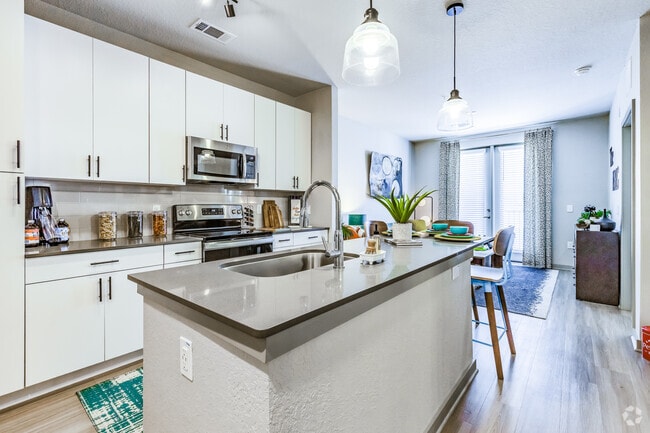 1 BR. 1 BA - 667 SF - Arte St. Pete