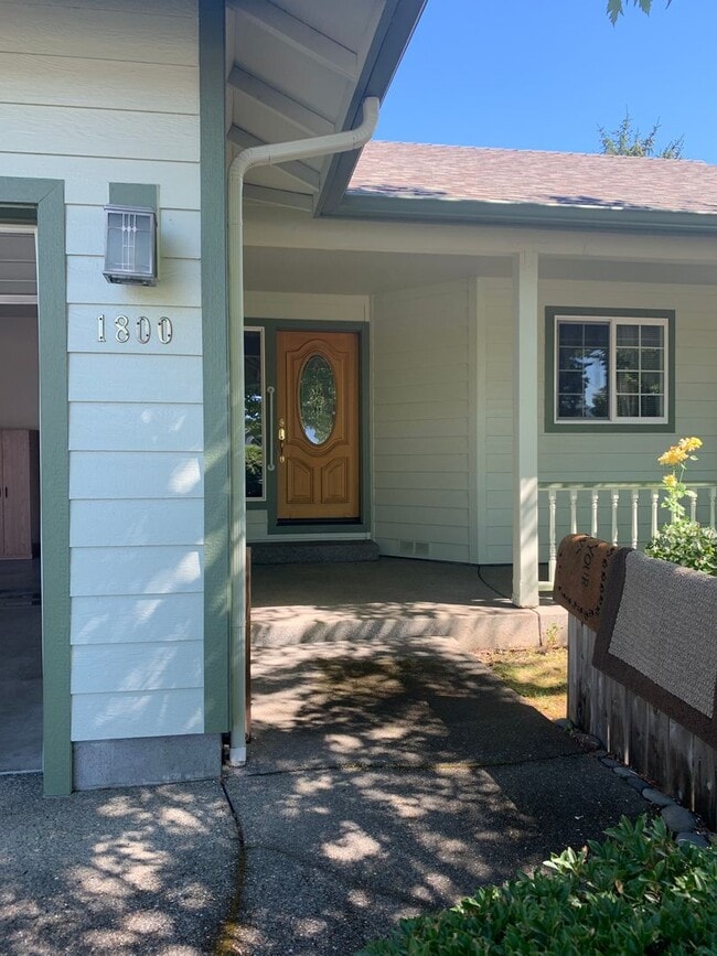 Photo - 3BD 2BTH w/2 Car Garage & Landscaped Yard