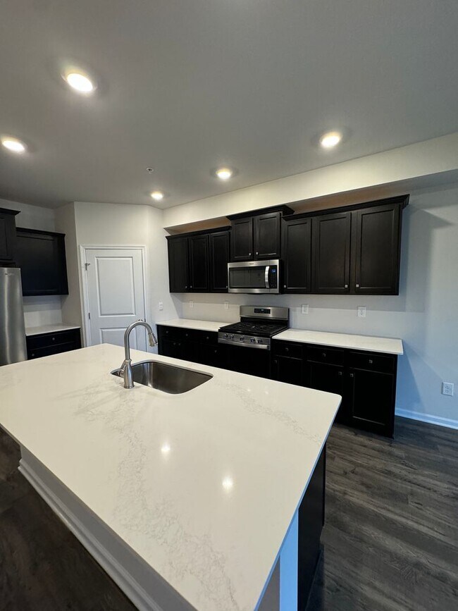Photo - PARKAND THREE BEDROOM TOWNHOME
