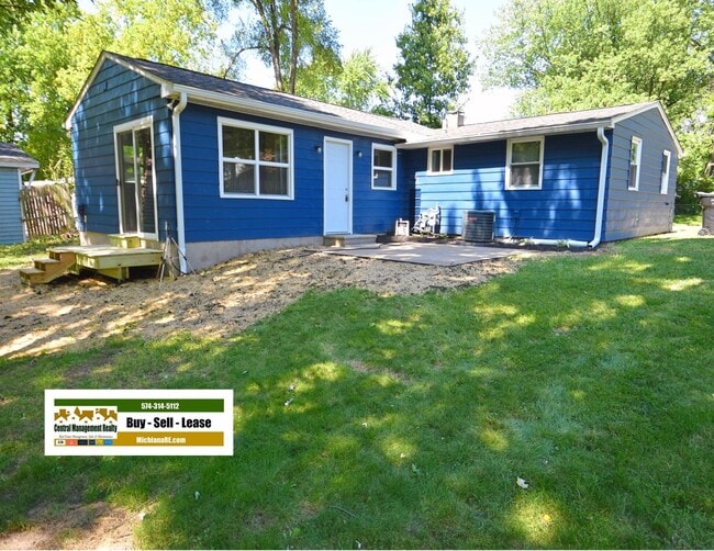 Building Photo - 4 bedroom 2 bath home close to UP Mall