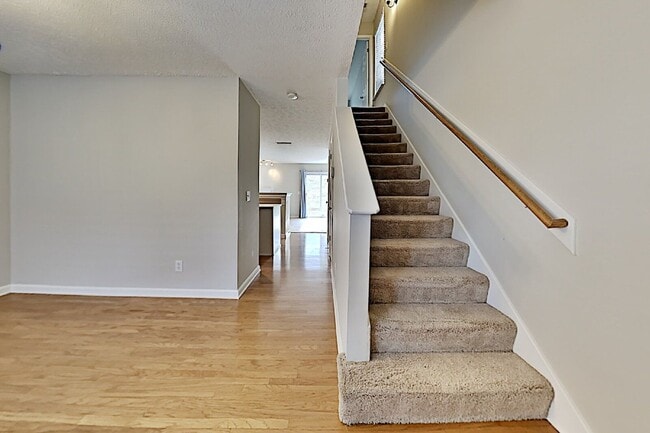 Photo - 213 Shadow Glen Dr