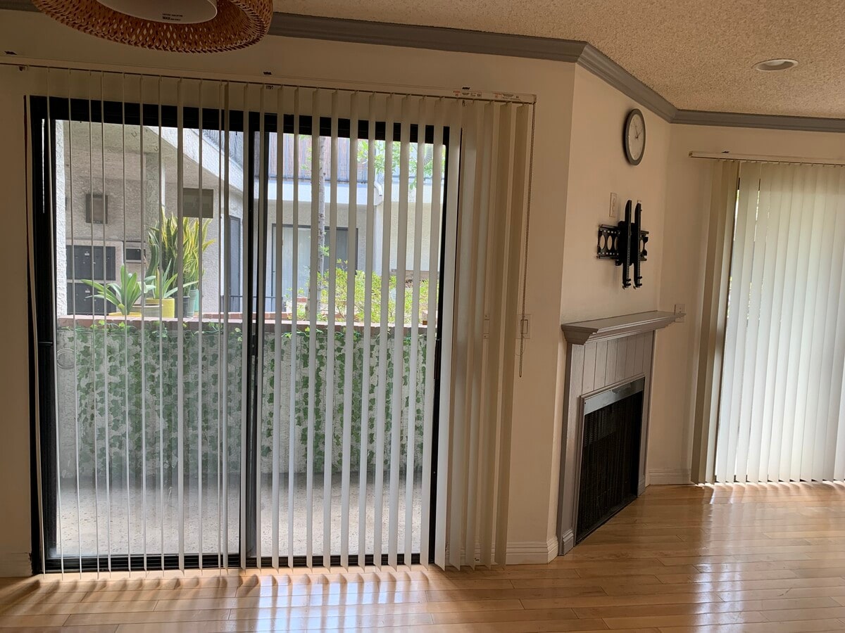 Photo - 315 S Harvard Blvd Unidad 109