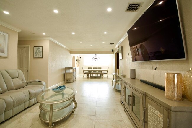 Photo - 2836 SW 4th Ct