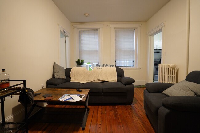 Building Photo - 43 Joy St Unit 1 Rental
