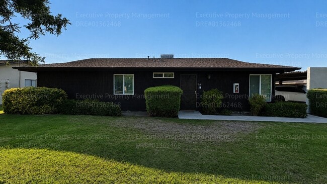 Building Photo - 709 Deseret Way Unit A
