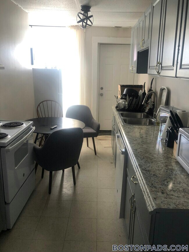 7 Linden St Unit 4