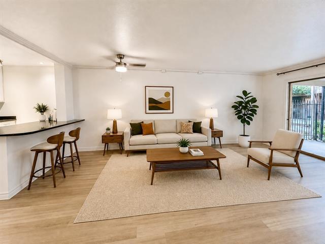 Building Photo - 5319 Fleetwood Oaks Ave Unit 157