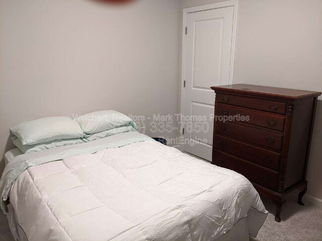 Photo - 1035 Manorhaven Dr