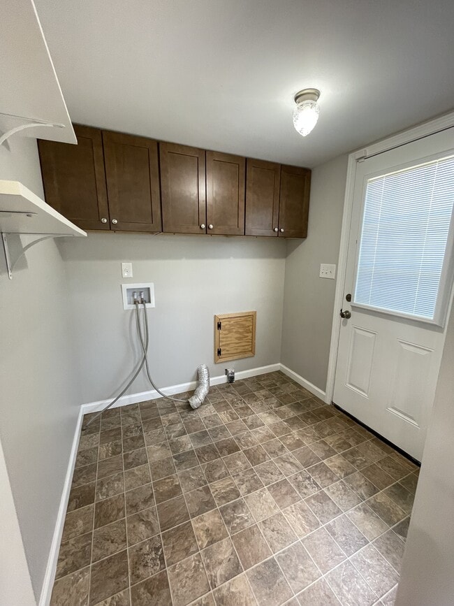 Photo - 900 Allen Dr