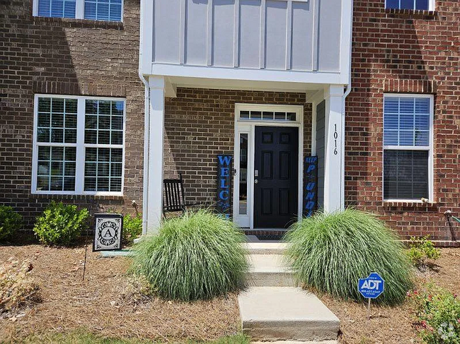 Building Photo - 1016 Beatty Wds Dr Rental