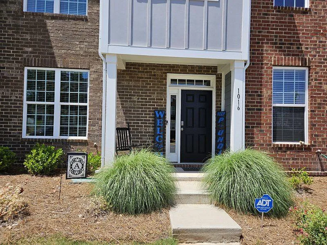 Building Photo - 1016 Beatty Wds Dr Rental