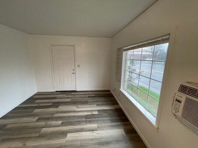 Photo - 1701 Solano St