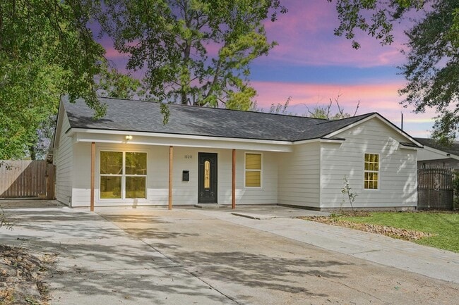 Photo - 10211 Glenmawr Dr