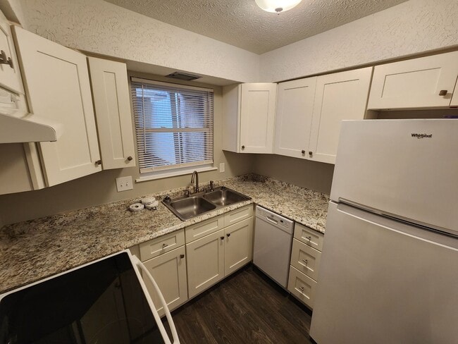 Photo - Maryville 37804 - 2 bedroom, 1.5 bath town...