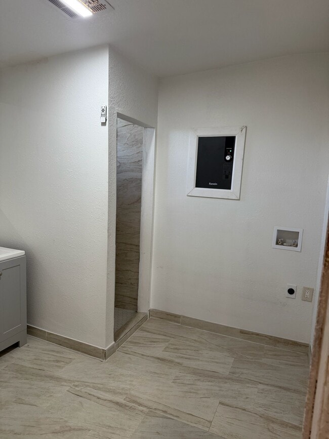 Photo - 560 Meadowlake Rd Unidad B