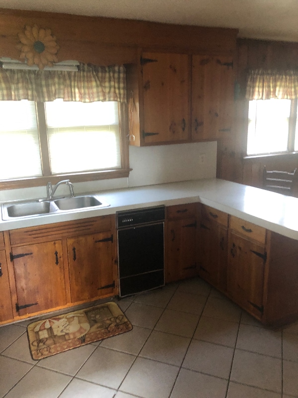 Photo - 100 Lowry Ln