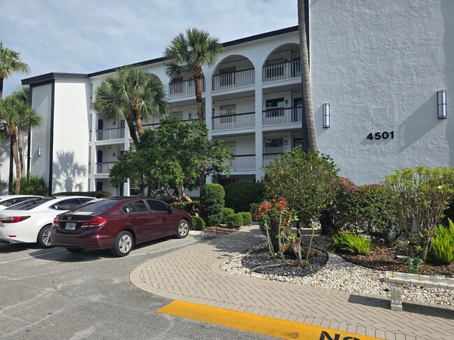 Building Photo - 4501 Martinique Way