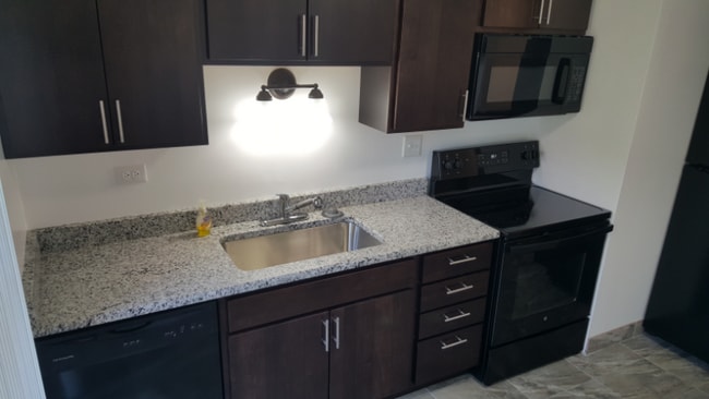 Photo - 1851 N Green Ln N