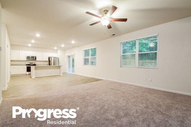 Photo - 211 Hamilton Pointe Dr
