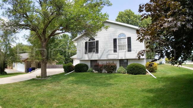 Photo - 1504 Brookdale Ln NE
