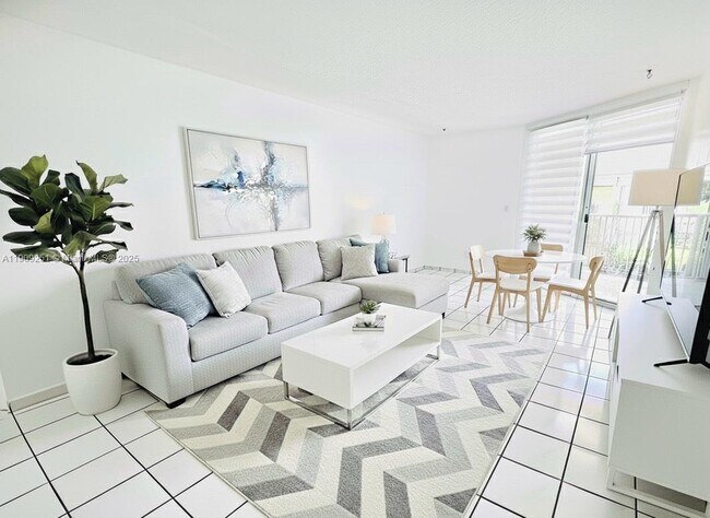 Building Photo - 1750 W 46th St Unit 535