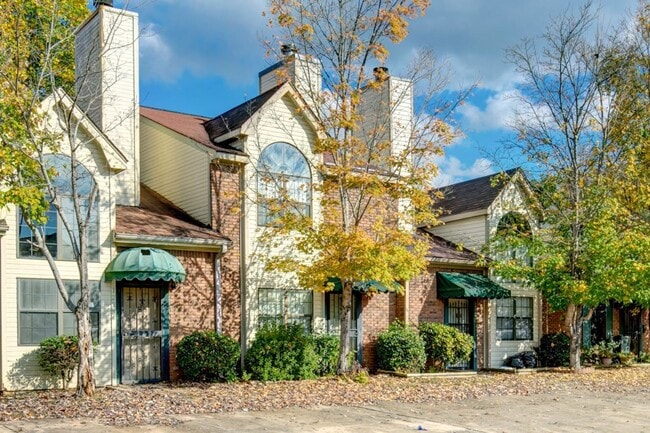 Photo - Chic & Spacious Townhome – 3 Beds, 3 Baths...