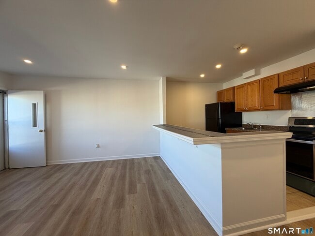 Photo - 69 Cove Rd Unit B9