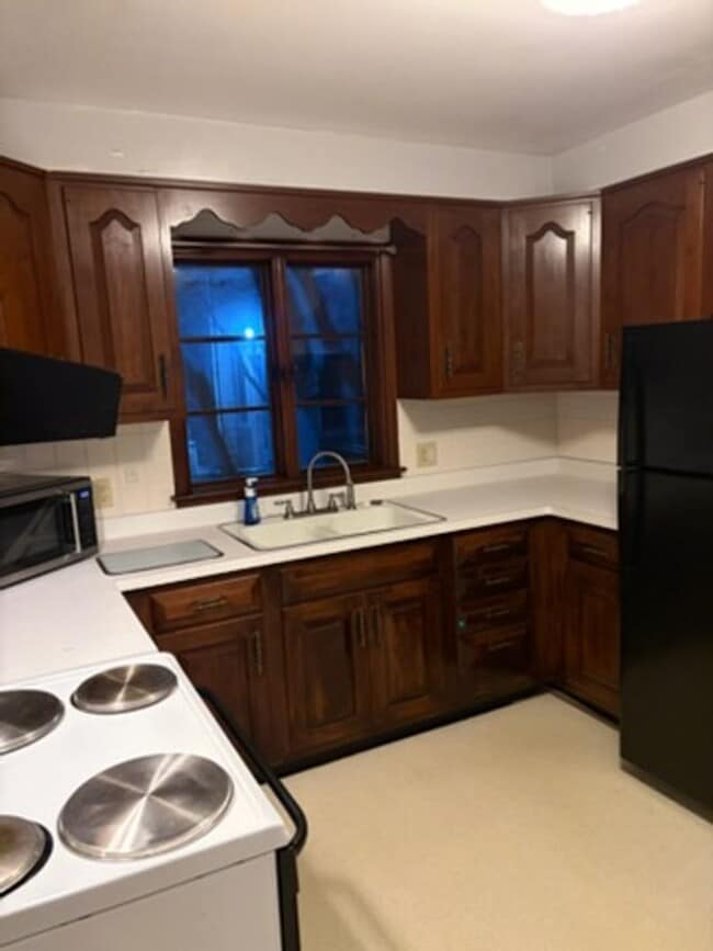 Photo - 8100 - 547/549 COURT AVE. (WESTON) Unit 549