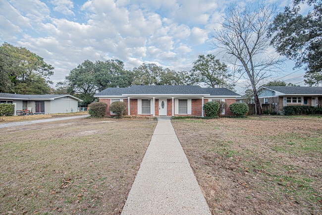 Photo - 4361 Montclair Cir E