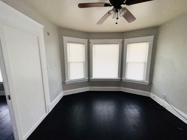 Photo - 692 E 128th St Unit Up