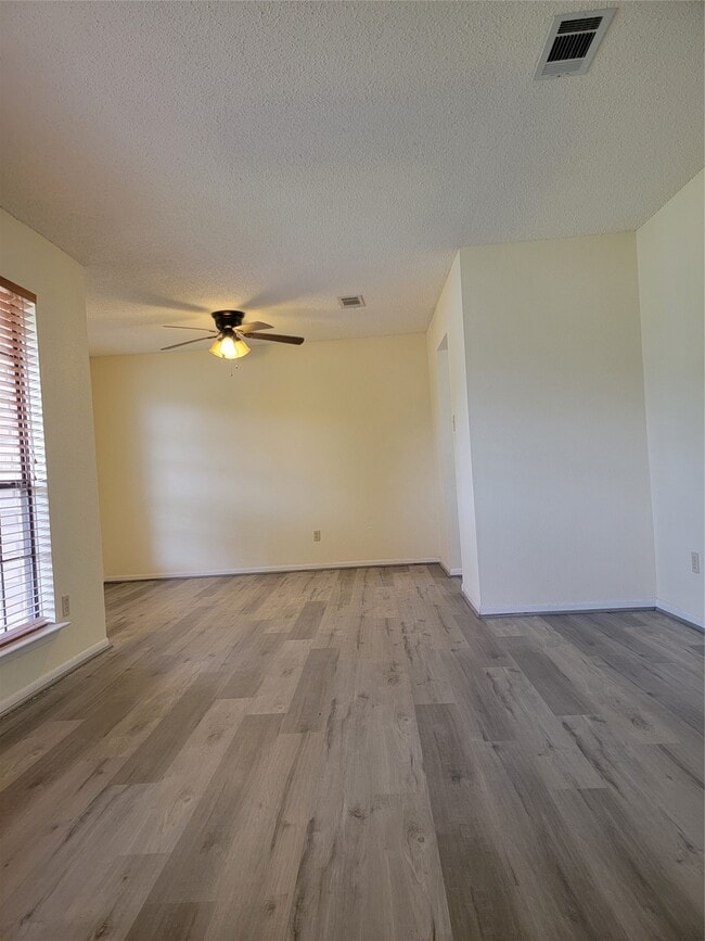 Photo - 3907 Bartons Ct