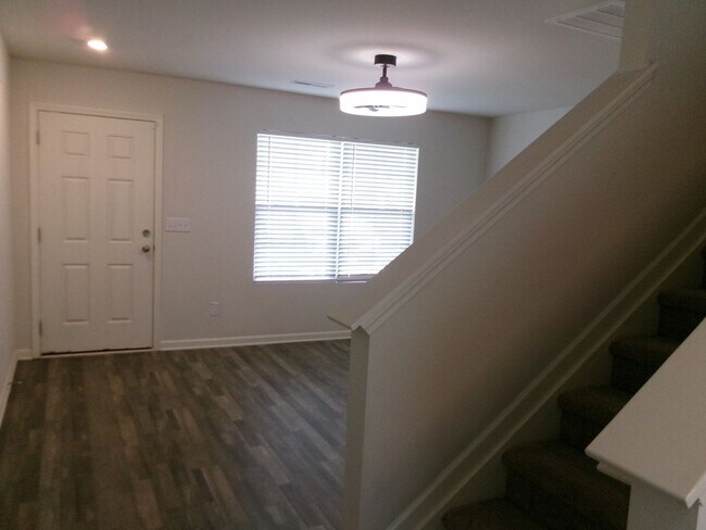 Photo - Almost New House for Rent in Lexington!