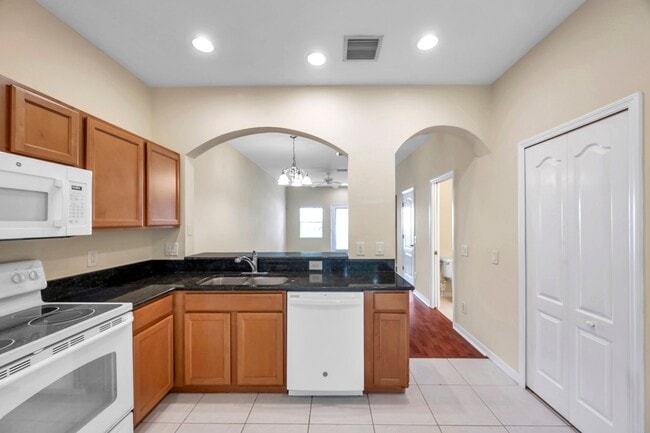 Photo - 31240 Claridge Pl