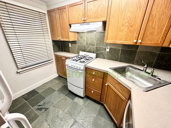 Photo - 10197-1136 Unit B