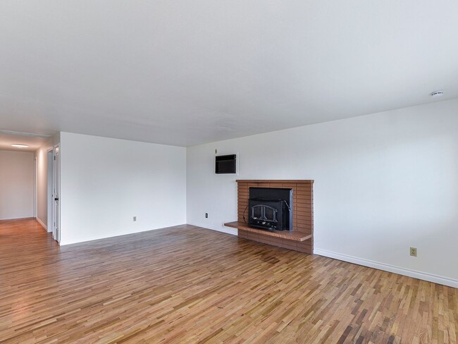 Photo - Renton House - 3 Bed/1.5 Bath - Close to Boeing and Renton Landing - Includes Landscaping
