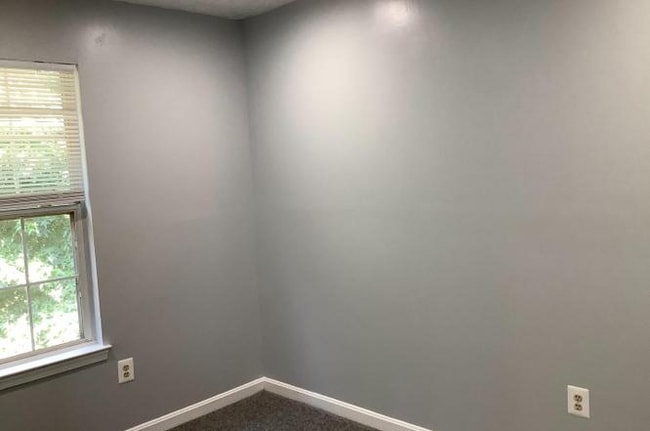 Photo - 659 Realm Ct W