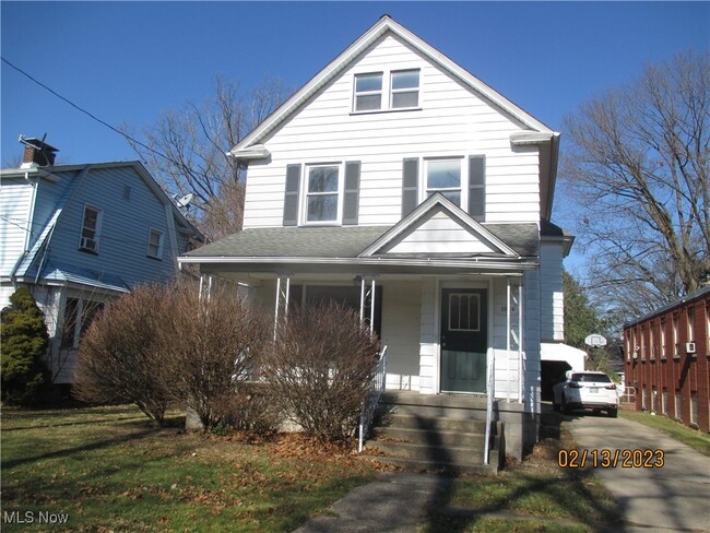 Photo - 1954 Everett Ave House