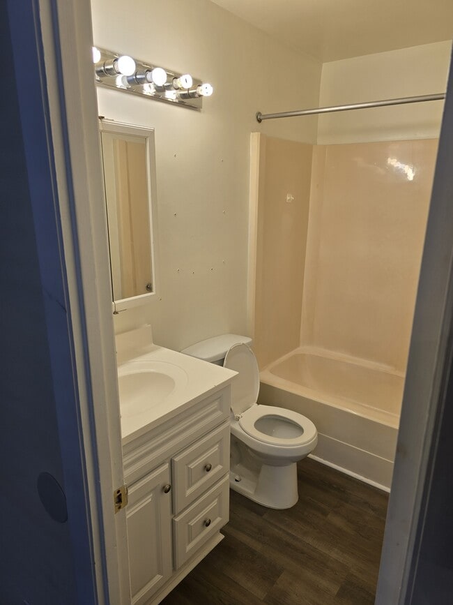 Photo - 5649 Summit Arch Unit 202