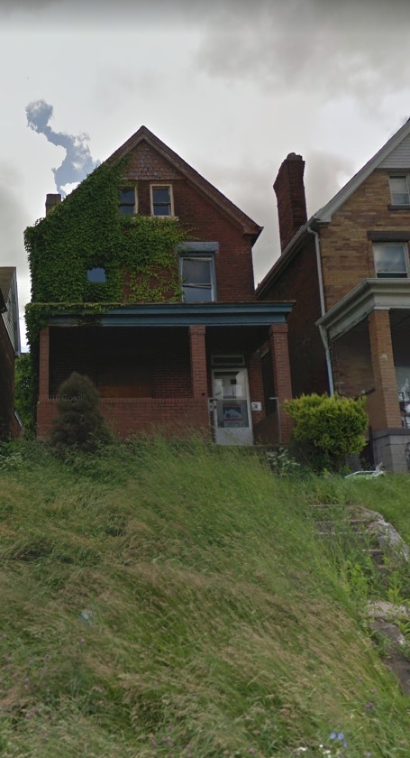 Building Photo - Home For Sale Fixer upper