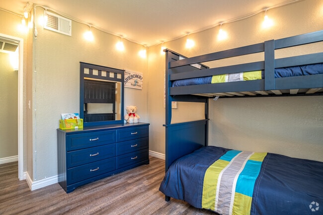 2BR, 2BA - 810SF - Secondary Bedroom