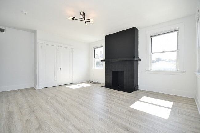 Building Photo - 2017 West St Unit 2 Rental