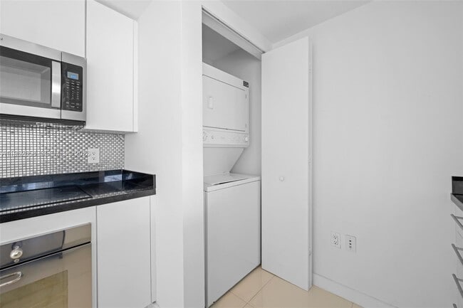 Photo - 92 SW 3rd St Unit 3902