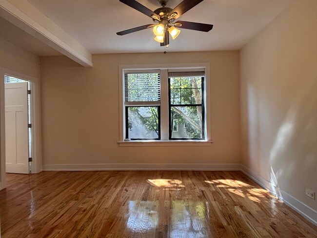 Building Photo - 3902 N Janssen Ave Unit DS2 Rental